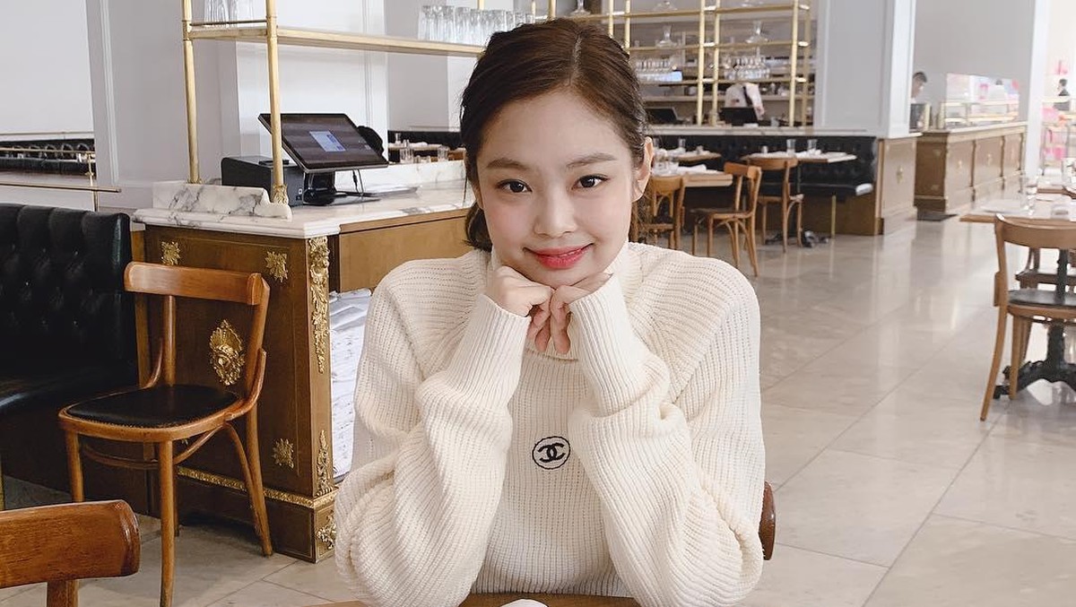Potret Jennie BLACKPINK Berbaju hangat