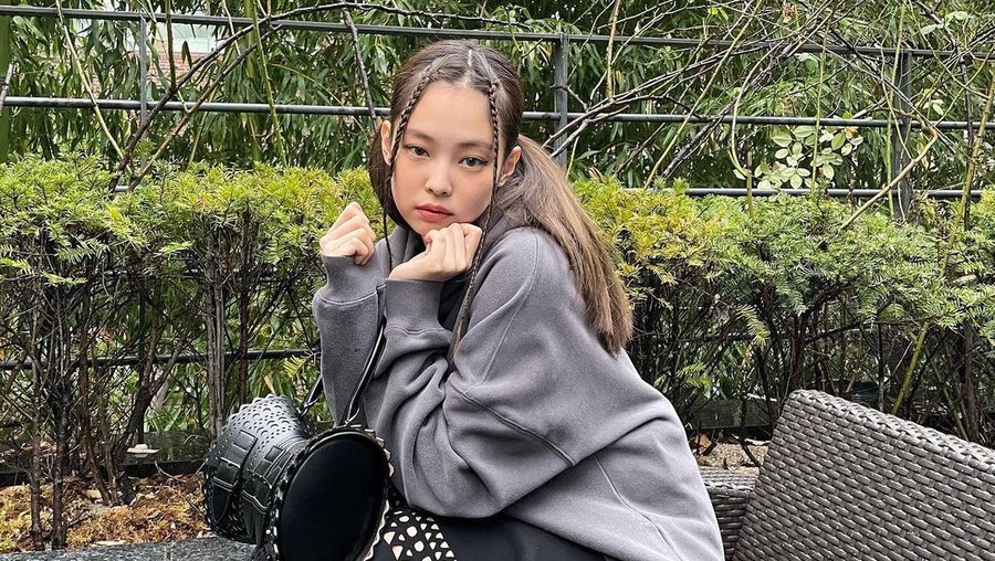 Potret Jennie BLACKPINK Berbaju hangat