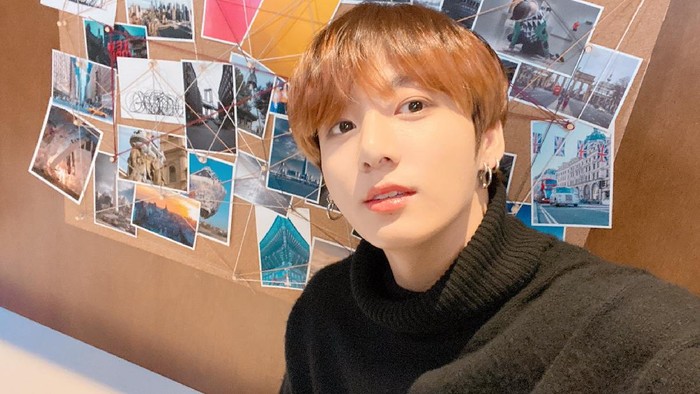 Potret Jungkook sebagai Sexiest International Man 2020