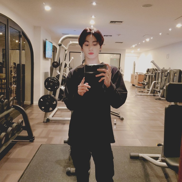 Potret Jungkook sebagai Sexiest International Man 2020