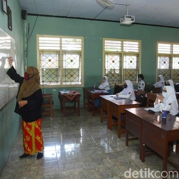 Satgas Ingatkan Sekolah Tatap Muka Jangan Munculkan Klaster Baru