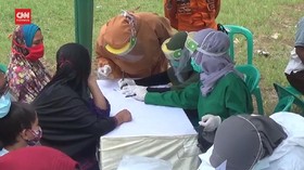VIDEO: Warga Megamendung Jalani Rapid Test Massal