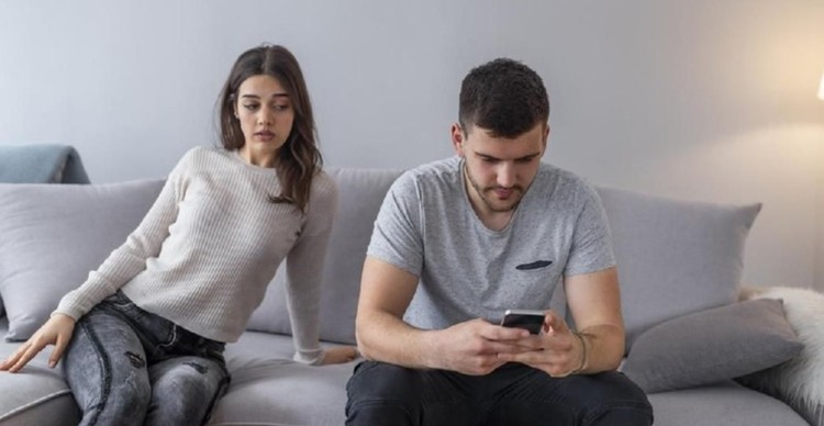 5 Alasan Pasangan Jalani Open Relationship, Fantasi Seks hingga CLBK Meski tabu di Indonesia, ternyata sejumlah pasangan menjalani open relationship. Apa sih alasan orang mau jalani open relationship?