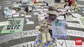 FOTO : Aksi Peringatan Hari Anak Sedunia di Monas Aksi massa Hari Anak Sedunia mengaku prihatin dengan kondisi Indonesia dan dunia di tengah krisis iklim akibat kebijakan yang mengabaikan lingkungan.