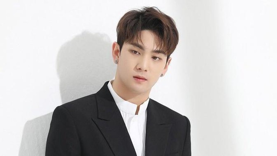 Baekho NU'EST