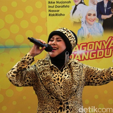 Lirik Lagu Pecah Seribu - Elvy Sukaesih