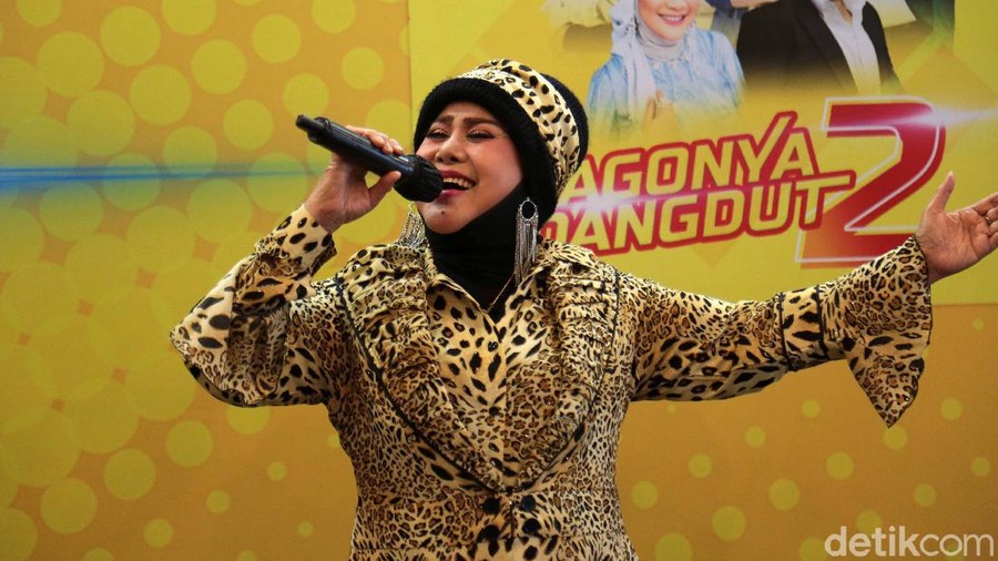 Elvy Sukaesih Elvy Sukaesih