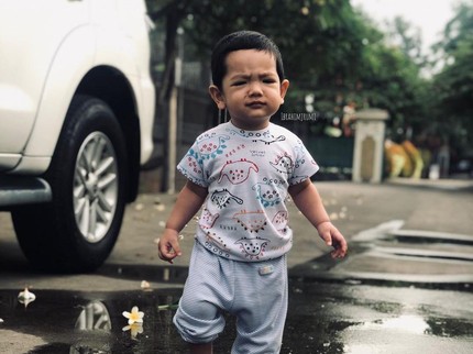 7 Potret Menggemaskan Putra Arya Saloka & Putri Anne, Keturunan Norwegia Bun
