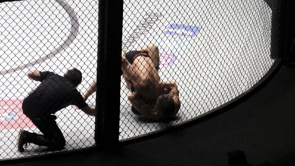 Usman Nurmagomedov Menang KO Ronde 1, Pertahankan Sabuk Juara