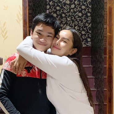 Potret Keharmonisan Azka Corbuzier dan Kalina Oktarani