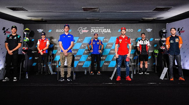 FOTO: Momen Perpisahan Dovizioso dan Crutchlow