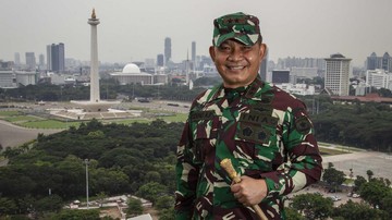 Mayjen TNI Dudung Abdurachman mendapatkan promosi mutasi untuk menjabat Panglima Komando Cadangan Strategis Angkatan Darat (Pangkostrad).