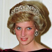 5 Rahasia di Balik Gaya Ikonis Putri Diana yang Terungkap, Ada Sesuatu di Mahkotanya!