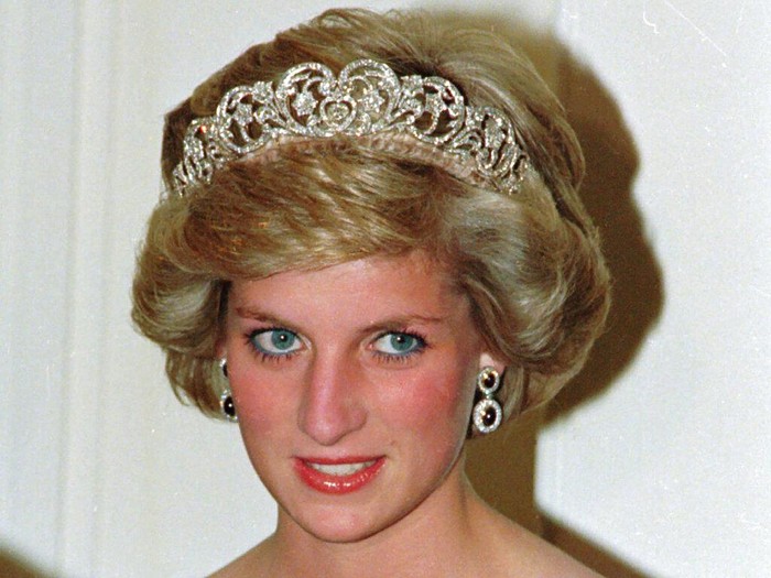 FILE - In this file photo dated Nov. 7, 1985, Britain's Princess Diana wears the Spencer tiara as she and Prince Charles attend state dinner at Government House in Adelaide, Austraila.  The BBC’s board of directors has announced Wednesday Nov. 18, 2020, the appointment of a retired senior judge to lead an independent investigation into the circumstances around a controversial 1995 TV interview with Princess Diana.  (AP Photo/Jim Bourdier, FILE)