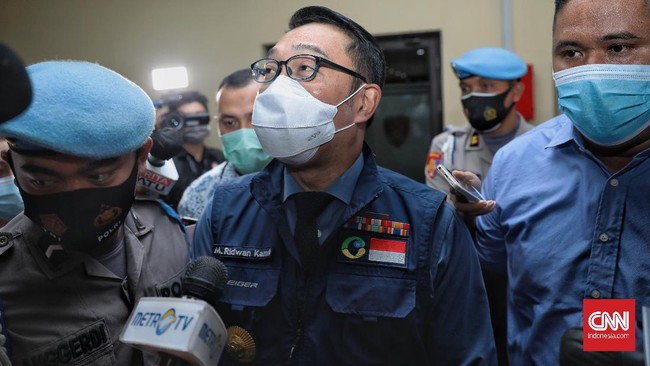 DPP Apindo berencana menggugat Kang Emil jika tak mencabut surat keputusan soal kenaikan upah buruh dengan masa kerja lebih dari satu tahun.