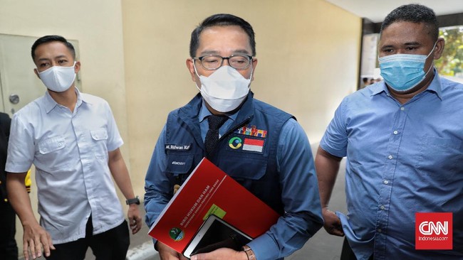 Gubernur Jabar Ridwan Kamil mengaku mendapat dua hingga tiga pertanyaan dalam pemeriksaan hari ini terkait kasus Megamendung.