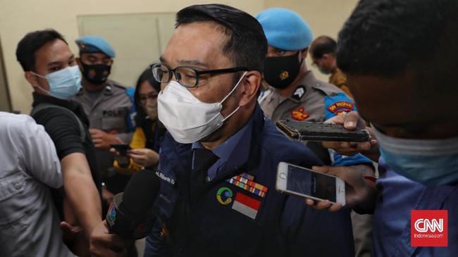 Gubernur Jawa Barat Ridwan Kamil membenarkan kasus pasien terinfeksi virus corona B117 ditemukan di Karawang.