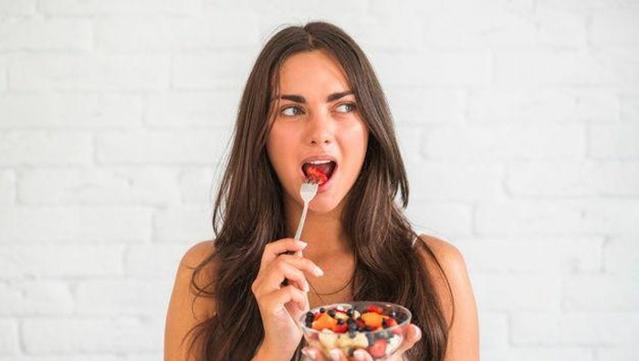 Rutin Mengonsumsi Buah-buahan Ini Niscaya Kulitmu Tampak Glowing