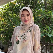 Simple & Chic, Intip 5 Inspirasi Gaya Hijab Ayana Moon