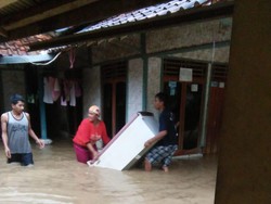 300 Rumah di Pandeglang Terendam Banjir, Warga Mengungsi