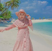 Gaya Busana Syar'i Anisa eks Cherrybelle, Manis dan Cocok Buat ABG