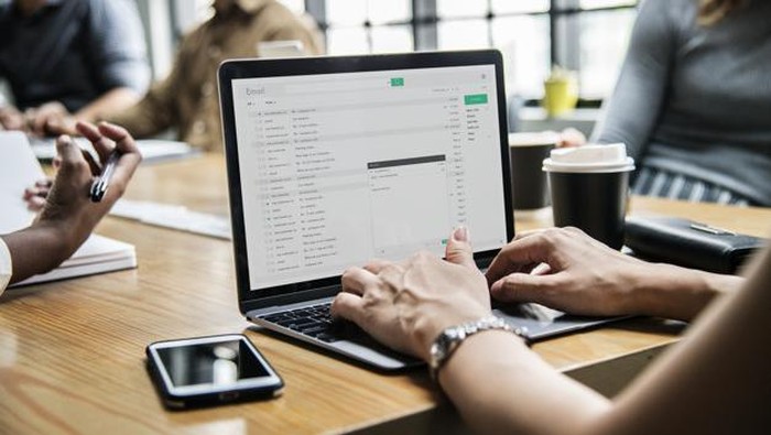 Buat Kamu Pekerja Kantoran, Hindari Kesalahan Ini Saat Menggunakan Email