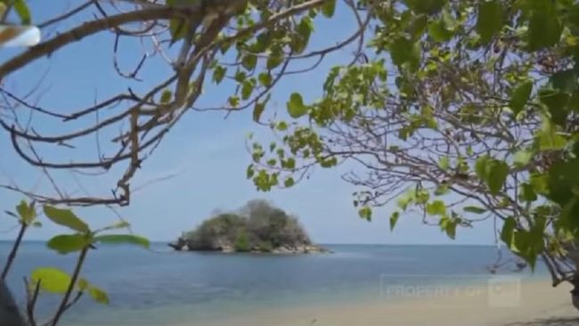 Tidak melulu tentang hewan purba komodo Labuan Bajo masih dikaruniai keeksotisan alam seperti Goa Rangko, Air Terjun Cunca Wulang, serta keunikan budaya lokal.