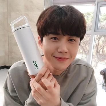 Sedih, Kim Seon Ho Pernah Nangis & Berlutut agar Tak Dicampakkan Pacar