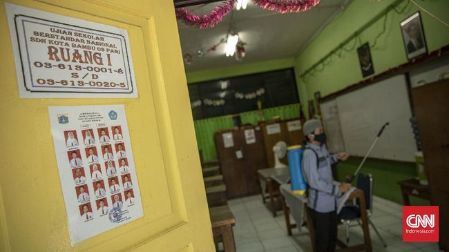 Perhimpunan Pendidikan dan Guru meminta pemerintah daerah lain mengikuti DKI Jakarta yang tetap melarang sekolah tatap muka pada semester genap Januari-Juli.
