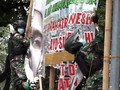 VIDEO: Pro Kontra Pencopotan Baliho Rizieq oleh TNI