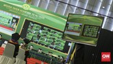 FOTO: Saat Robot Berlagak Layaknya Wisudawan Prosesi upacara wisuda Universitas Negeri Jakarta (UNJ) menghadirkan dua robot peraga sebagai 'pengganti' para wisudawan.