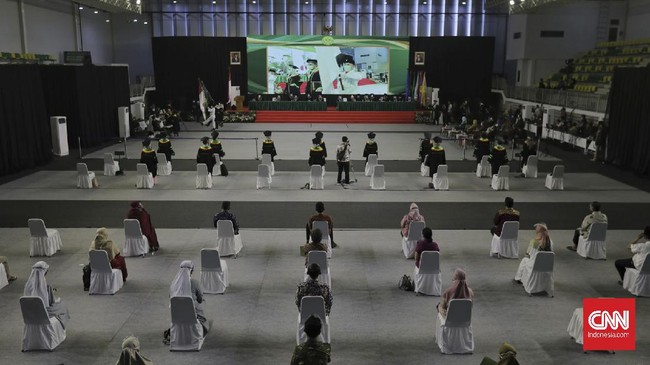 Kemendikbud menyatakan pembukaan kampus di tengah pandemi atas izin rektor, Satgas Covid-19, pemda, serta orang tua atau mahasiswa.