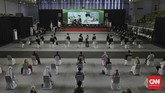 FOTO: Saat Robot Berlagak Layaknya Wisudawan Prosesi upacara wisuda Universitas Negeri Jakarta (UNJ) menghadirkan dua robot peraga sebagai 'pengganti' para wisudawan.
