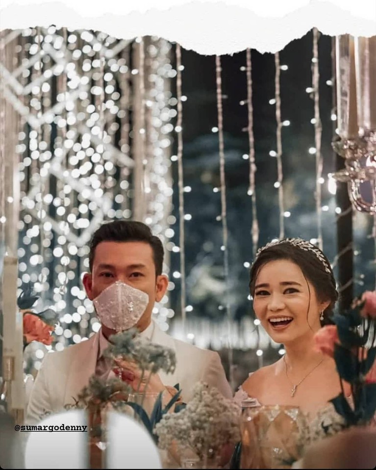 Momen pernikahan Denny Sumargo