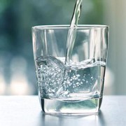 Jangan Buru-buru Minum Obat, Coba Rutin Konsumsi Air Hangat Untuk Mengobati 3 Penyakit Ini!