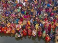 FOTO: Kasus Covid-19 Tinggi, Warga India Rayakan Festival