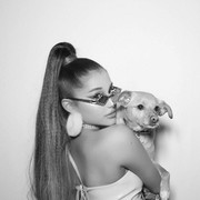 Rahasia Ponytail Ariana Grande dari Sang Penata Rambut