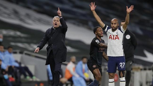 Pelatih Jose Mourinho menyindir dua pelatih kenamaan Liga Inggris, Jurgen Klopp dan Pep Guardiola, jelang melawan Arsenal.