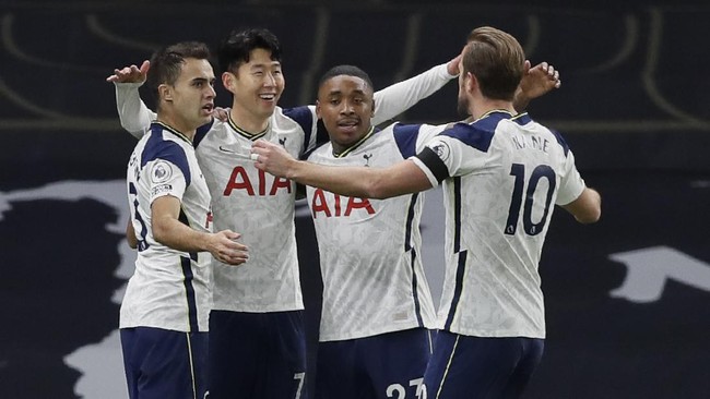 Tottenham Hotspur unggul 1-0 atas Manchester City pada babak pertama lanjutan Liga Inggris yang digelar di London, Minggu (22/11) dini hari WIB.