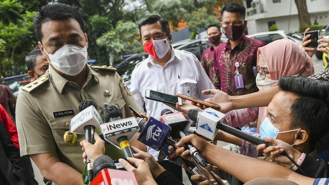 Wagub DKI Ahmad Riza Patria menilai aksi bom bunuh diri terjadi karena ada kelompok dengan pemahaman sempit memengaruhi generasi muda dengan pemahaman salah.