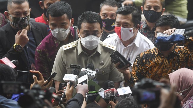 Wagub DKI yang juga Ketua DPD Gerindra DKI Ahmad Riza Patria mengaku prihatin atas penangkapan Menteri KKP Edhy Prabowo, dan tak mau berkomentar panjang.