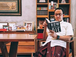 Sindiran Parpol Terangkai Kala Anies Baca How Democracies Die