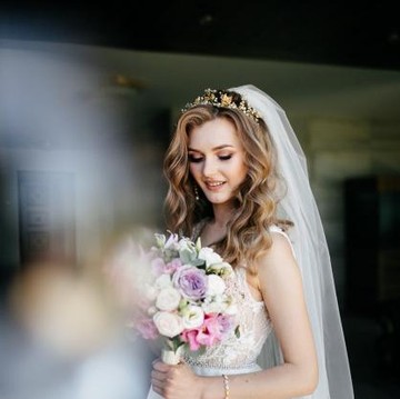 Cantik dan Menawan di Hari H, Ini Cara Mendapatkan Gaun Pernikahan yang Tepat