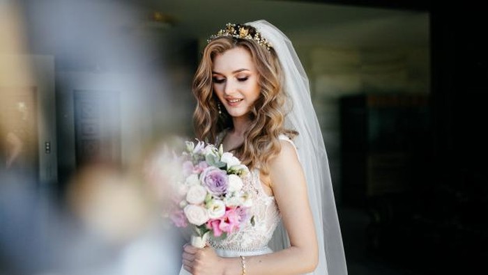 Cantik dan Menawan di Hari H, Ini Cara Mendapatkan Gaun Pernikahan yang Tepat