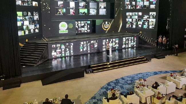 Trans Studio Cibubur Theme Park menggelar acara penghargaan virtual terbesar Halal Network International (HNI).