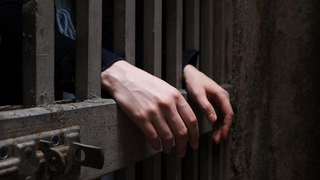 Jean-Luc Brunel, mantan bos agensi model asal Prancis yang dituduh melakukan pemerkosaan dan perdagangan anak di bawah umur meninggal di penjara, Sabtu (19/2).