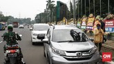 FOTO: Banjir Ratusan Karangan Bunga di Kodam Jaya Ratusan karangan bunga menghiasi Makodam Jaya berisi pesan dukungan kepada TNI untuk menjaga keutuhan Negara Kesatuan Republik Indonesia (NKRI).