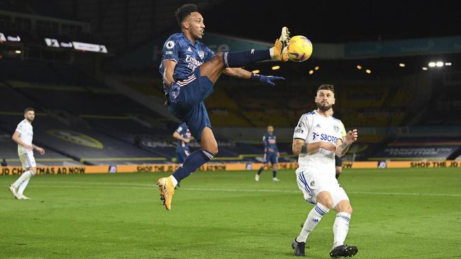 Hasil Liga Inggris: Arsenal Diselamatkan Tiang Gawang Arsenal selamat dari kekalahan setelah beberapa peluang Leeds hanya membentur tiang gawang pada lanjutan Liga Inggris di Stadion Ellan Road, Minggu (22/11).