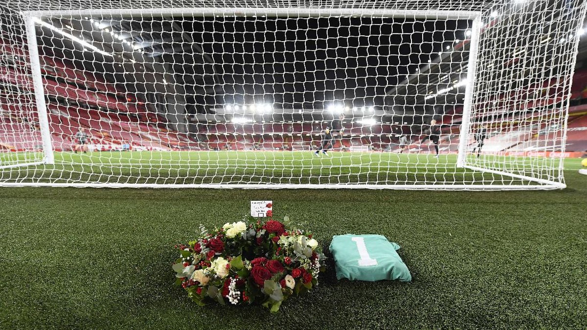 FOTO: Liverpool Tetap Garang Tanpa Bintang