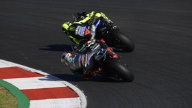 Bawa Bendera 46, Quartararo Paling Hormat ke Rossi di MotoGP Valencia